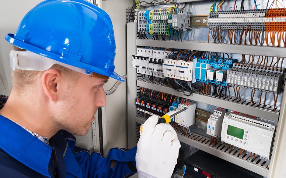 je recherche un électricien Les Lilas